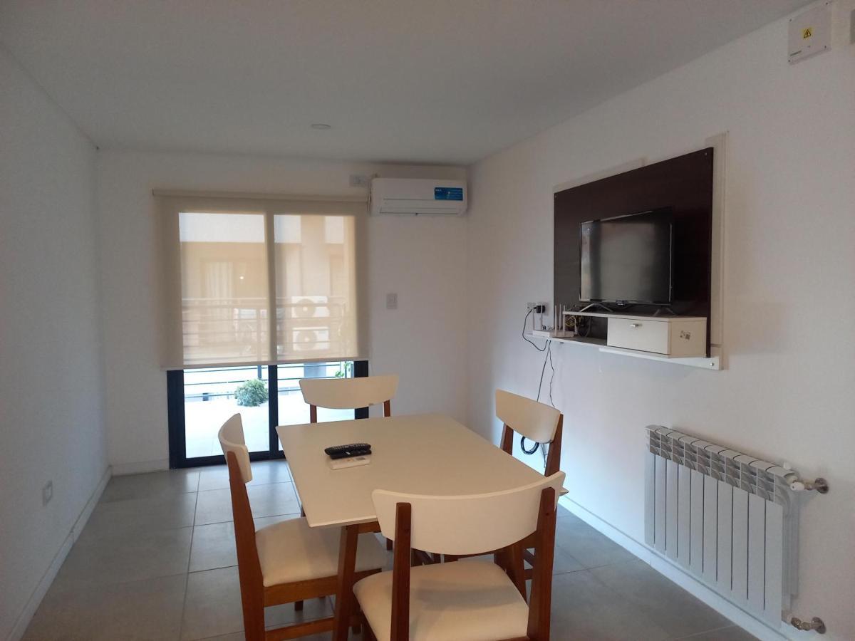 Edificio Roger Apartment *