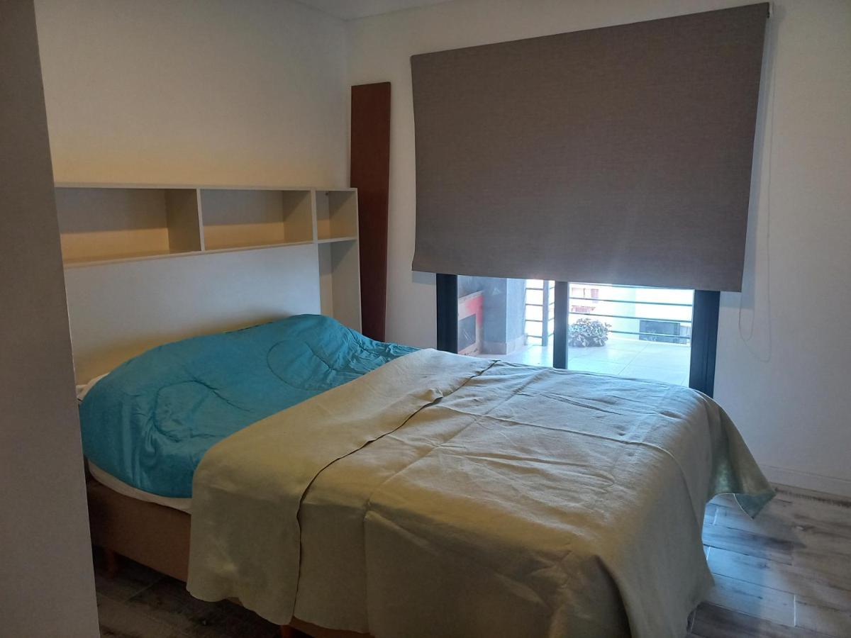 Edificio Roger Apartment *